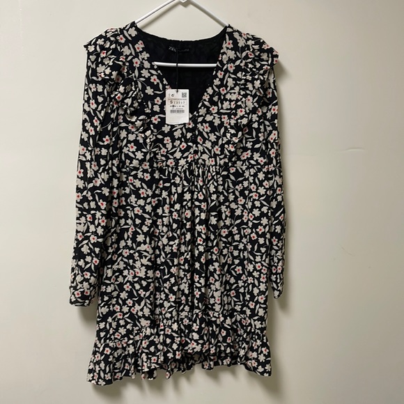 Zara Black and white floral ruffle mini dress. - Picture 8 of 9
